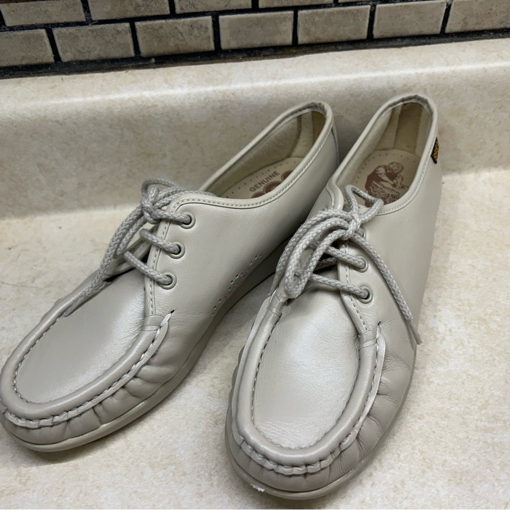 SAS Shoes Siesta BoneLace Up Moc ￼ - Women Size 7N Beige New In Box Comfort Arch